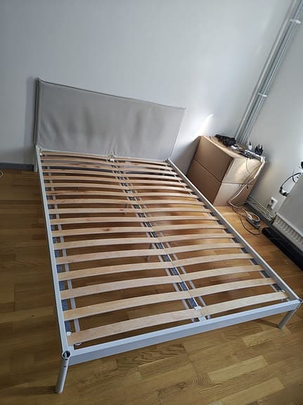 IKEA KLEPPSTAD sängram (140x200 cm)