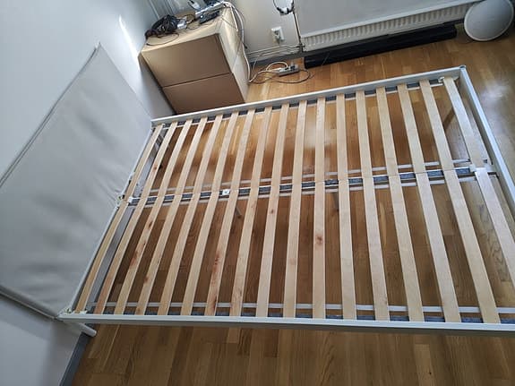 IKEA KLEPPSTAD sängram (140x200 cm)