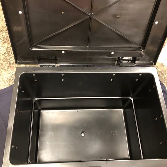 Fiskebox med  sittdyna och axelrem