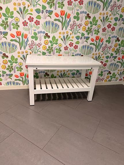 Skohylla / mindre bänk säljes – 150kr