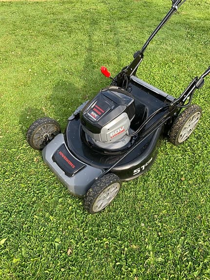 Paket med:  60V gräsklippare + Häcksax + Kedjesåg