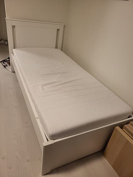 IKEA SONGESAND enkelsäng vit med madrass