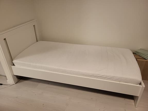 IKEA SONGESAND enkelsäng vit med madrass