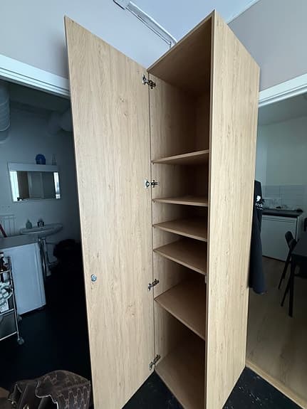 Ek melamin skåp 700kr