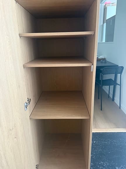 Ek melamin skåp 700kr