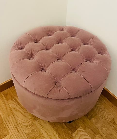 Rosa (sitt)pall med förvaring