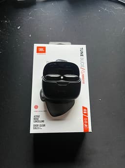 JBL Tune Buds trådlösa hörlurar med noise cancelling