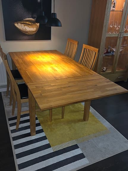 Matgrupp, ekbord med iläggsskiva, 4 st stolar
