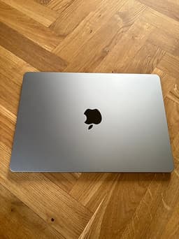 MacBook Air M2 (2022) 13,6” – 8 GB / 512 GB – Space Gray – Nyskick