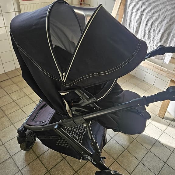 Britax svart sittvagn/barnvagn