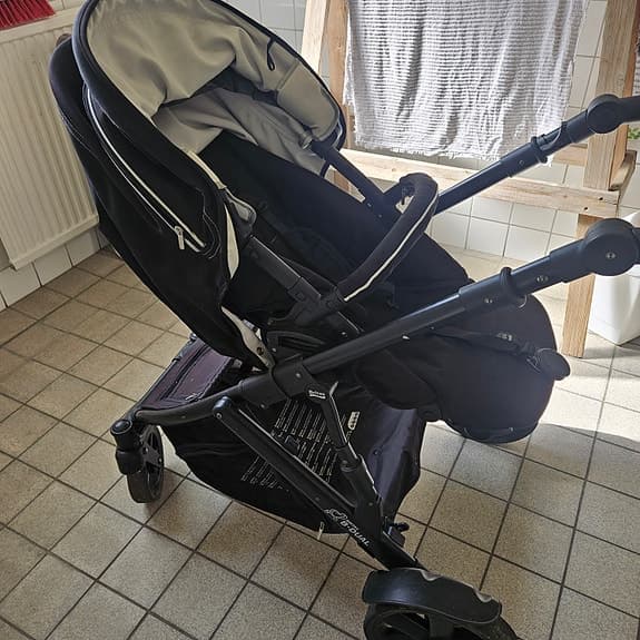 Britax svart sittvagn/barnvagn