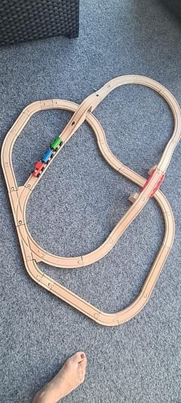 Tågbana, tågbanor i trä och tillbehör