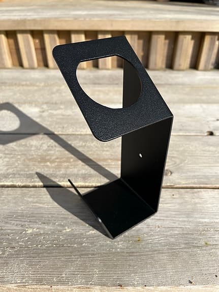 Ny svart hållare för laddkabel till elbil
