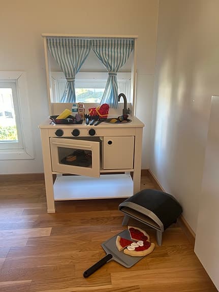 IKEA leksakskök och pizza ugn