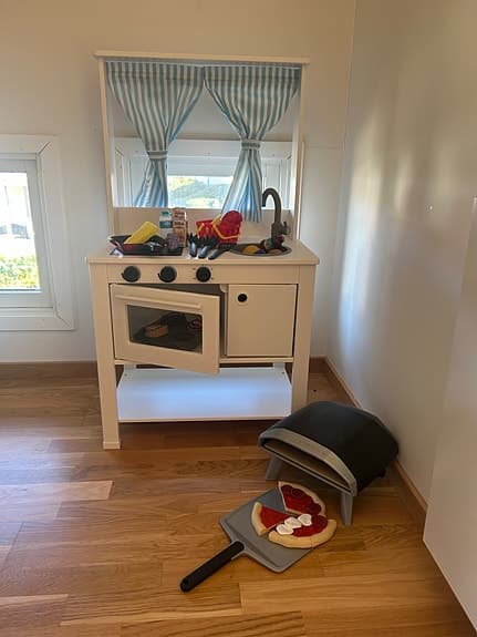 IKEA leksakskök och pizza ugn