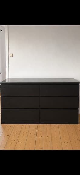 IKEA MALM byrå 6 lådor – svart med glasskiva