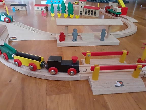 Brio tågbana med tillbehör