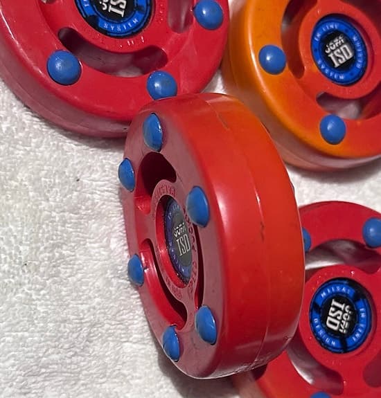 Jofa ISD och CCM Inline hockeypuckar