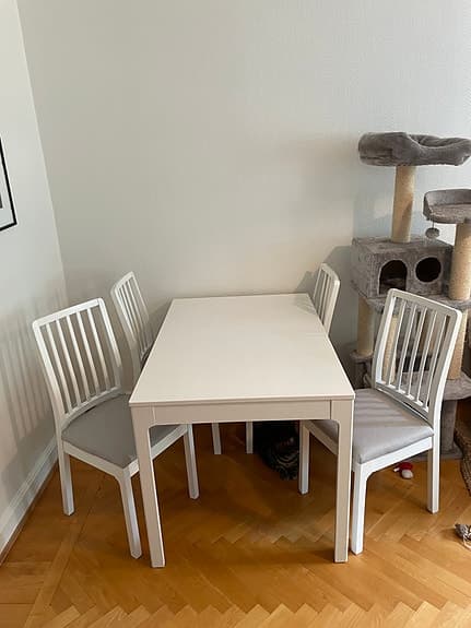 IKEA EKEDALEN matgrupp - utdragbart bord 120/180 x 80 + 4 stolar