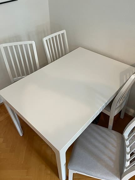 IKEA EKEDALEN matgrupp - utdragbart bord 120/180 x 80 + 4 stolar