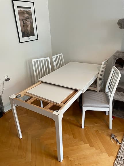 IKEA EKEDALEN matgrupp - utdragbart bord 120/180 x 80 + 4 stolar