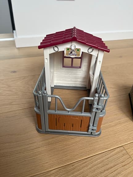 Schleich ryktspilta med häst och ryttare