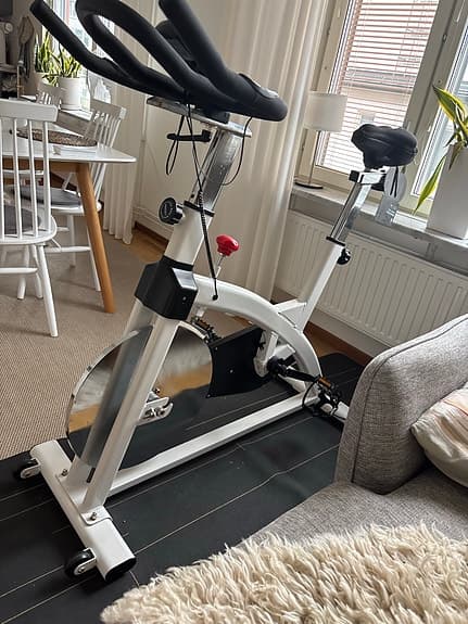 Motionscykel vit