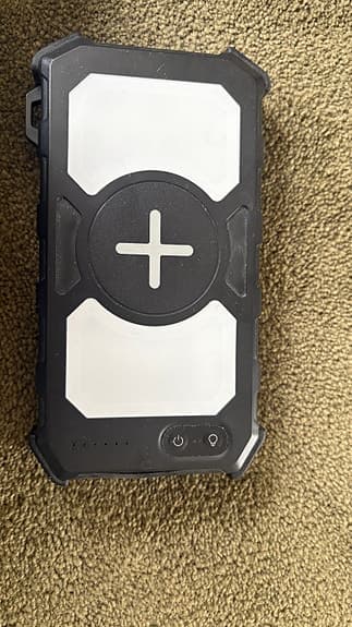 Powerbanks (3st) varav en är solcellsdriven