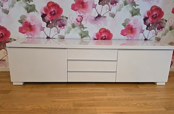 TV skänk höglansig vit