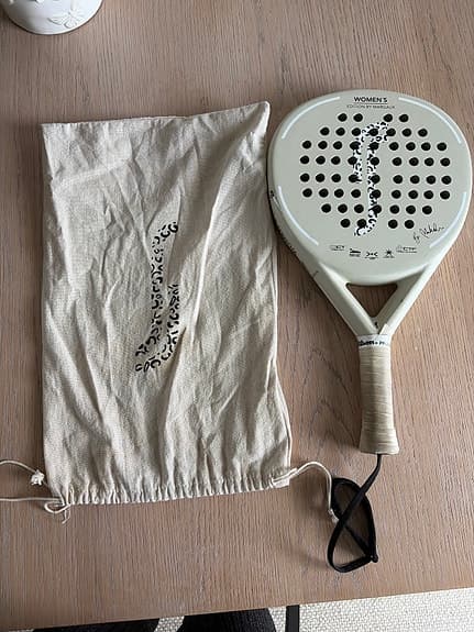 Wilson Women’s Edition by Margaux padelracket beige