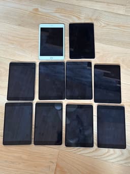 10 st iPad mini — 2 st mini 4 Cellular + 8 st mini 2 Wi‑Fi