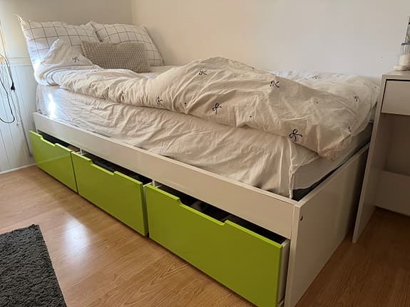 Micki säng med förvaring
