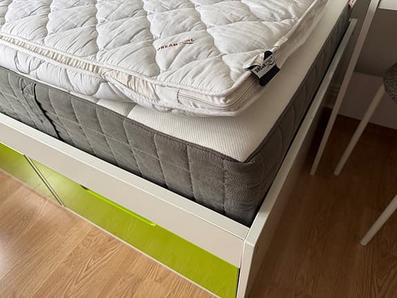 Micki säng med förvaring