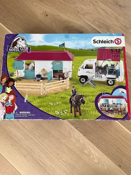 Schleich Horse Club stall och mobil hästklinik