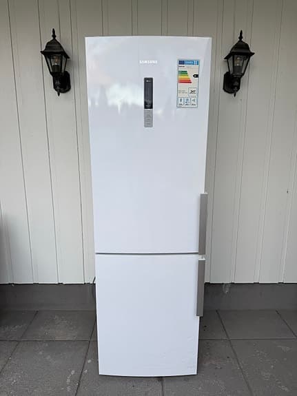 Samsung kombiskåp kyl och frys 357L