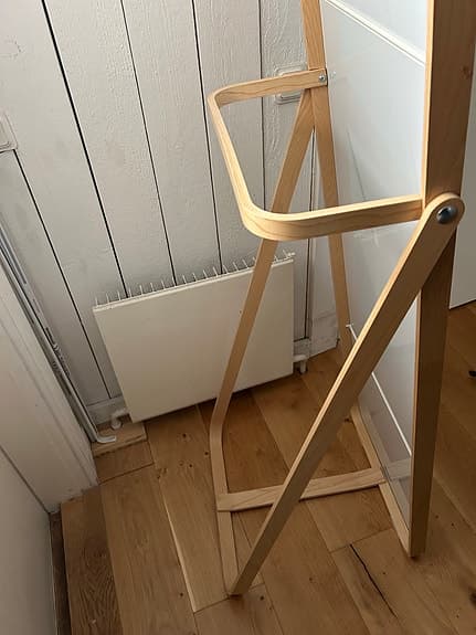 IKEA stående helkroppsspegel trä