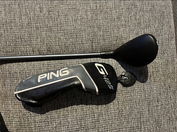 NÄSTAN NY Ping G425 hybrid 3 19° Stiff Golfklubba Träklubba
