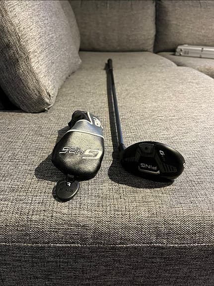 NÄSTAN NY Ping G425 hybrid 3 19° Stiff Golfklubba Träklubba