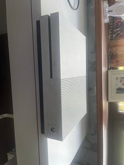 Microsoft Xbox One S spelkonsol vit