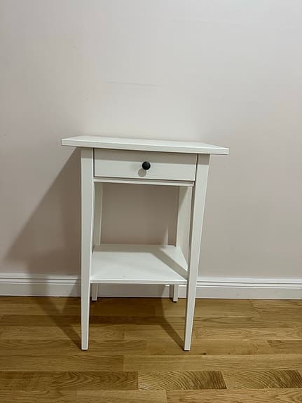 2 stycken sängbord Hemnes
