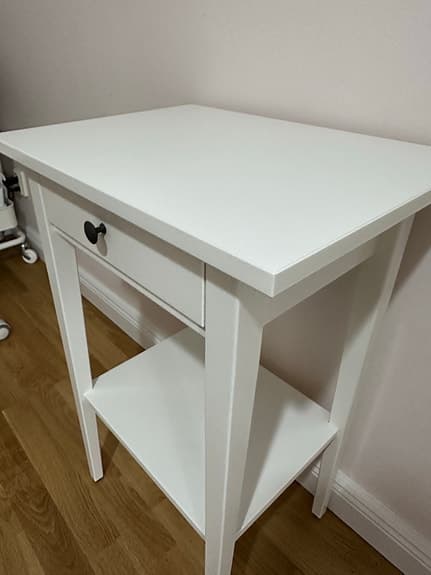2 stycken sängbord Hemnes