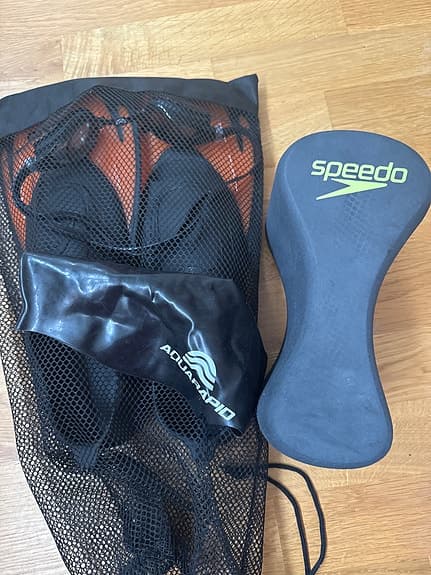 Head fenor stl 40–41 + Speedo dolme, simglasögon och Aquarapid badmössa