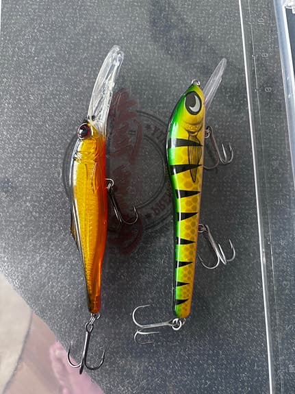 Blandade wobblers och jerkbaits för fiske
