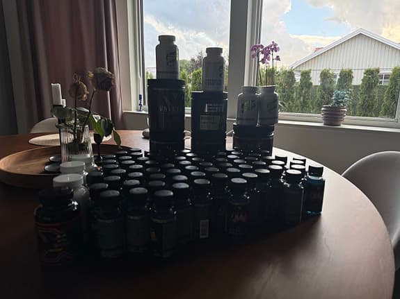 Stort paket med oöppnade premium kosttillskott