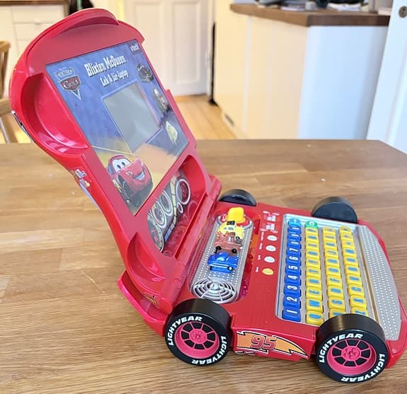 Blixten McQeen lek och lär laptop