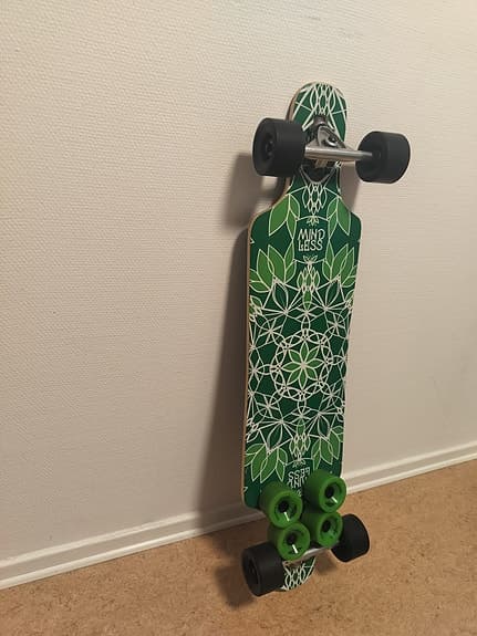 Mindless Sanke Longboard – komplett setup + 4 extra hjul