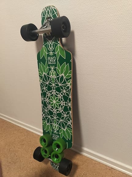 Mindless Sanke Longboard – komplett setup + 4 extra hjul