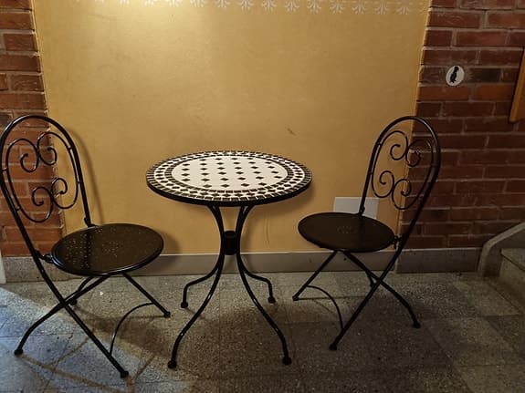SISTA CHANSEN DENNA HELG! Cafémöbel set bord och 2 stolar svart metall
