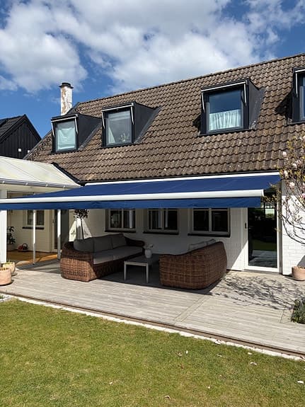 Blå terrassmarkis (tyg)