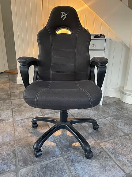 Gaming Stol från Arozzi i mycket fint skick – 800kr/st
